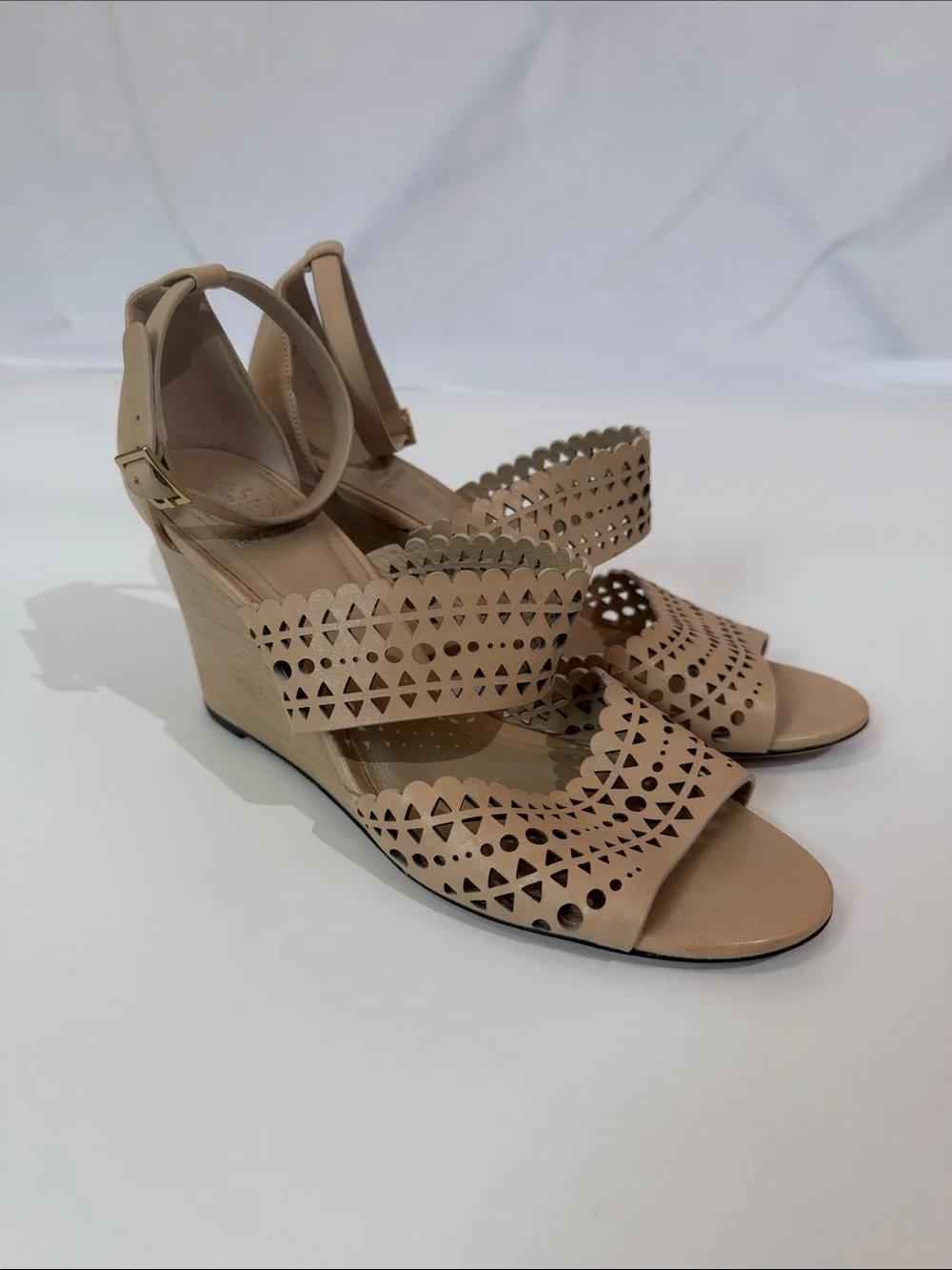 Tory Burch Perforated Wedge Sandals Size 8.5 Light Tan/Cream Color
